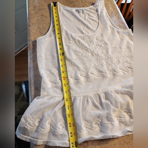 American Eagle Outfitters Cream Embroidered Overlay Tank Size M - Picture 8 of 9